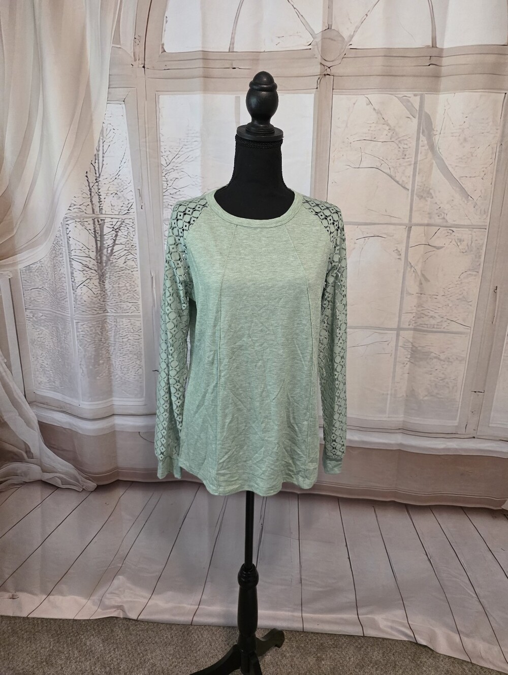 Kohl's Mint Green Lace-Detail Long Sleeve Top